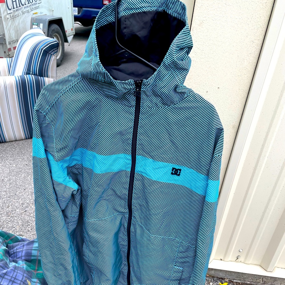 Men’s DC windbreaker : rain jacket . Size L . Like new